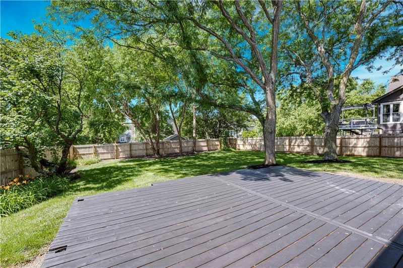 8017 149th St, Overland Park, KS 66223