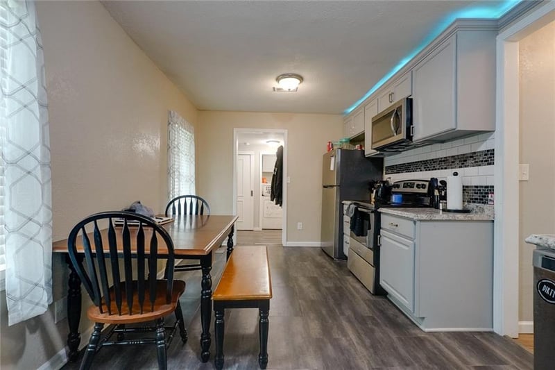 216 24th St, Lexington, MO 64067