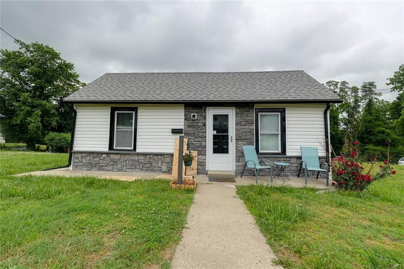 216 24th St, Lexington, MO 64067