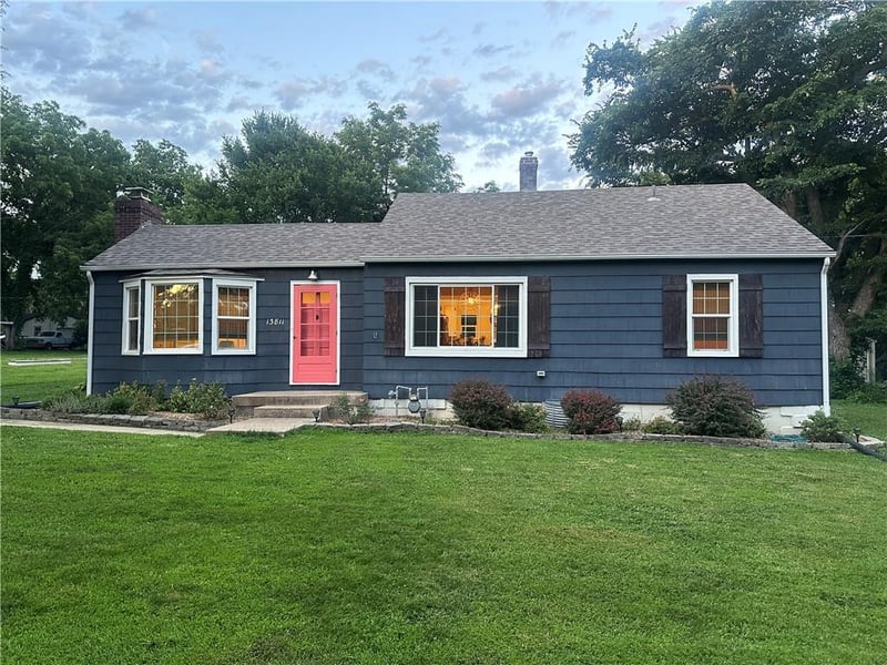 13811 Belmont Ave, Grandview, MO 64030