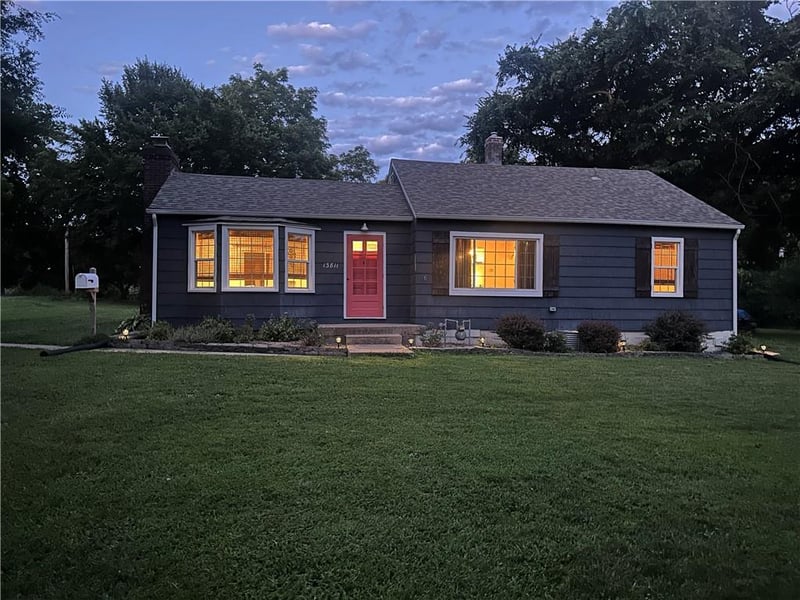 13811 Belmont Ave, Grandview, MO 64030