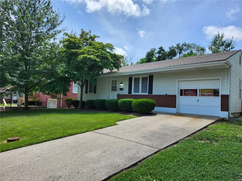 3020 Northern Blvd, Independence, MO 64052