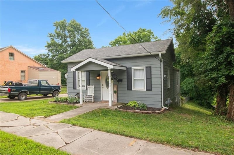 615 Highland Ave, Lexington, MO 64067