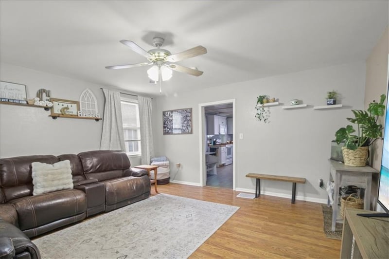 615 Highland Ave, Lexington, MO 64067