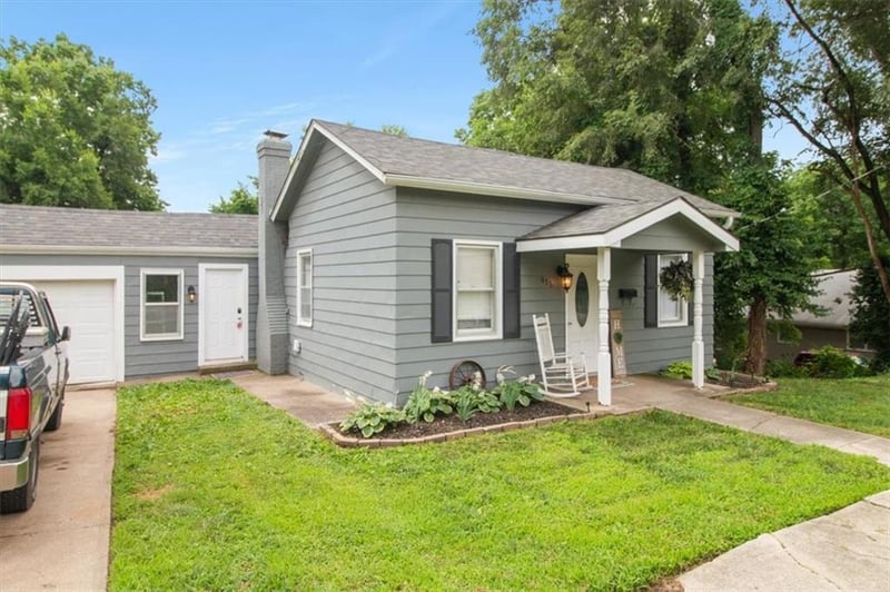 615 Highland Ave, Lexington, MO 64067