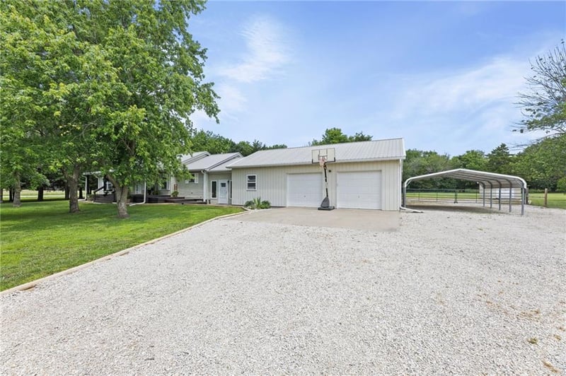 310 Elm St, Blue Mound, KS 66010