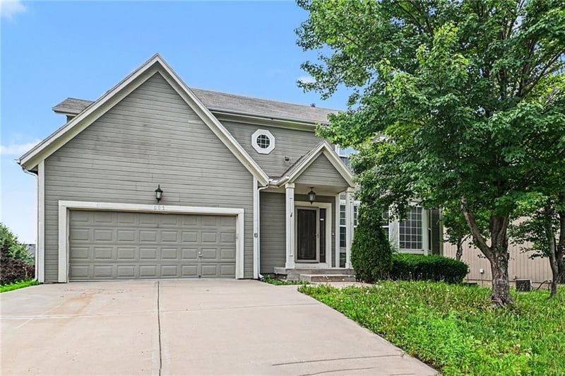 891 Clearwater Creek Dr, Olathe, KS 66061
