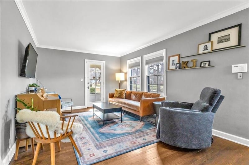 7547 Grand Ave, Kansas City, MO 64114