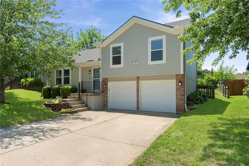 11204 N Booth Ave, Kansas City, MO 64157