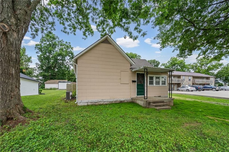 316 Franklin Ave, Warrensburg, MO 64093