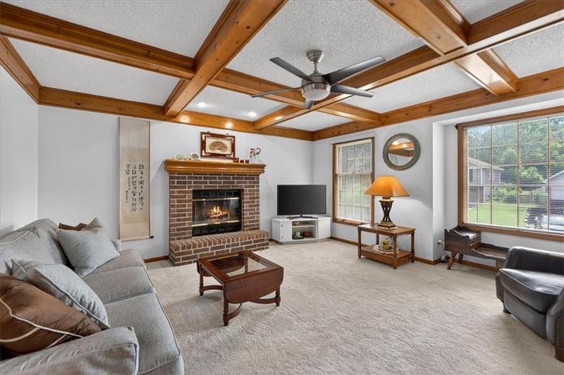 1912 9th Street Ct, Blue Springs, MO 64015