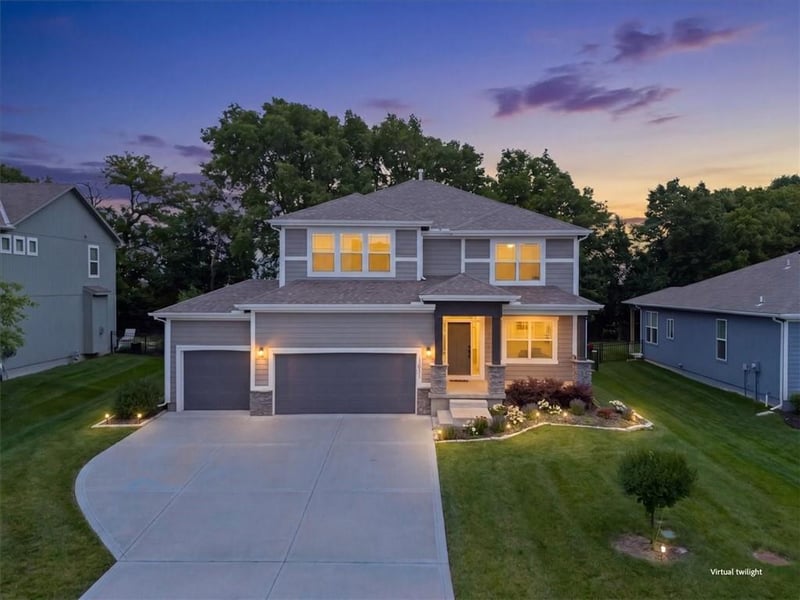 3101 Arbor Tree Dr, Lee's Summit, MO 64082