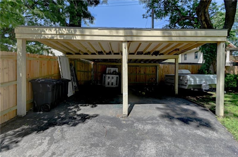 3920 Terrace St, Kansas City, MO 64111