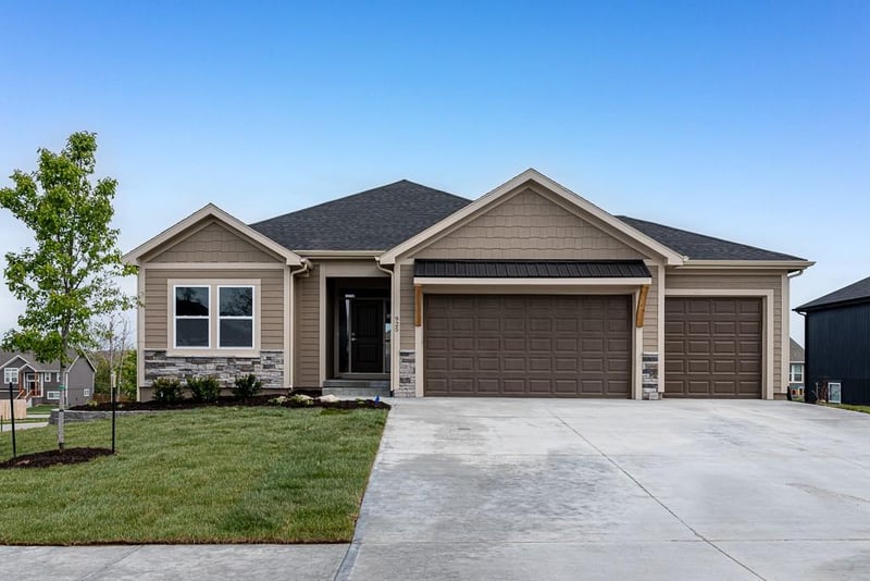 15601 Austin Ct, Basehor, KS 66007