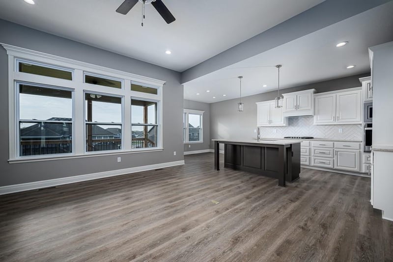 15601 Austin Ct, Basehor, KS 66007