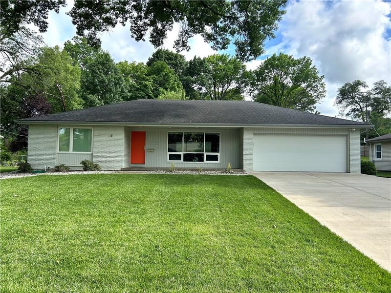6723 66th St, Overland Park, KS 66207