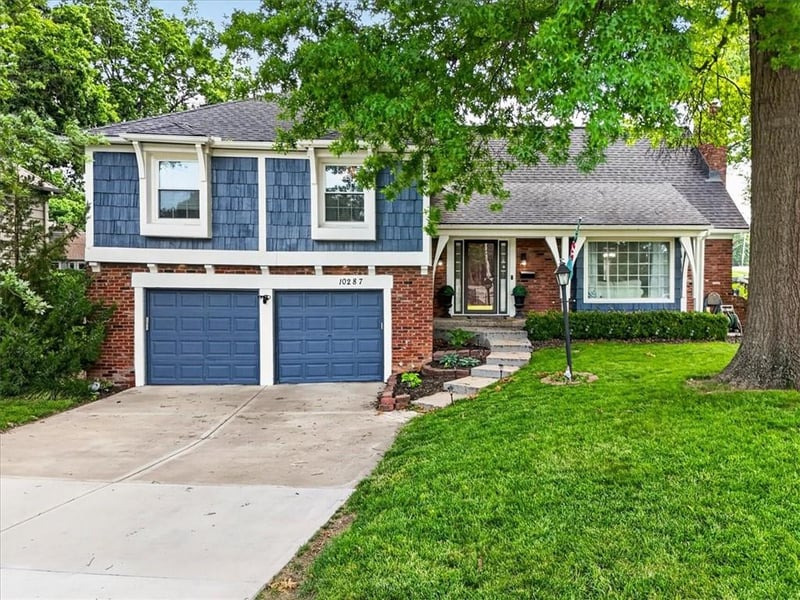 10287 Rosewood St, Overland Park, KS 66207