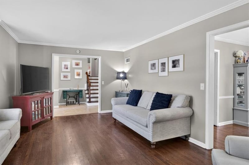 10287 Rosewood St, Overland Park, KS 66207