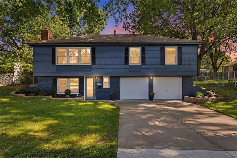 10014 Moody Park Dr, Overland Park, KS 66212