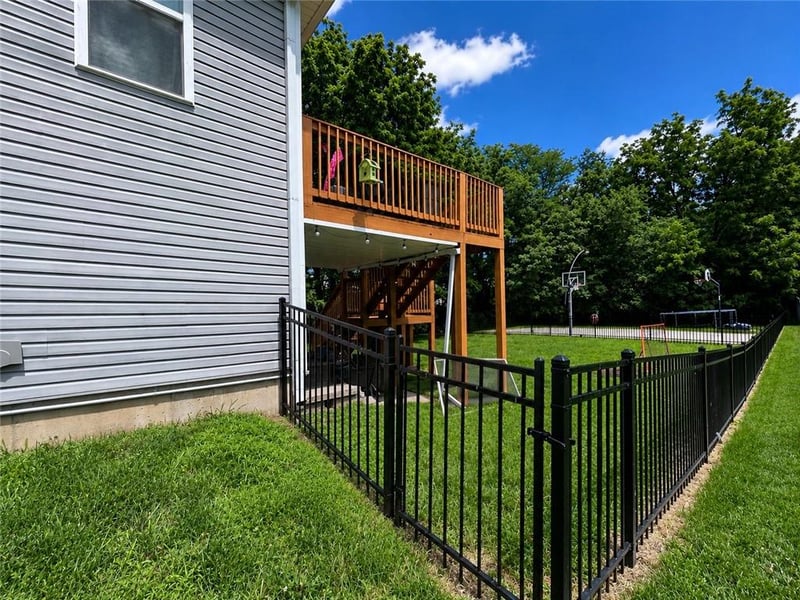 4707 Brookstone Dr, St Joseph, MO 64507
