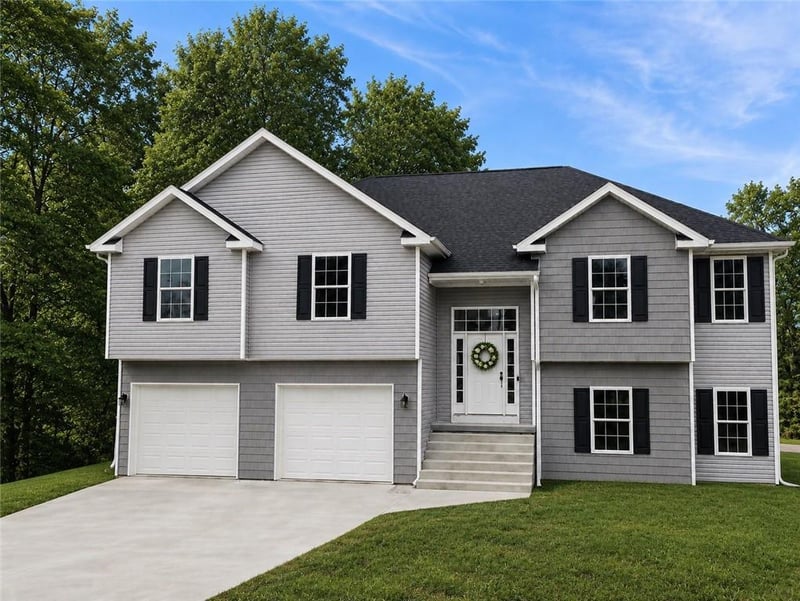 4707 Brookstone Dr, St Joseph, MO 64507