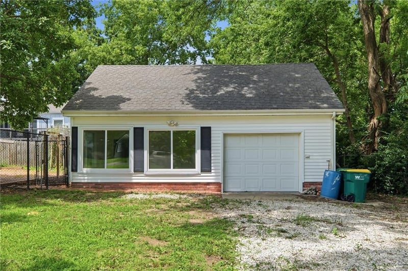 301 Allcutt Ave, Bonner Springs, KS 66012