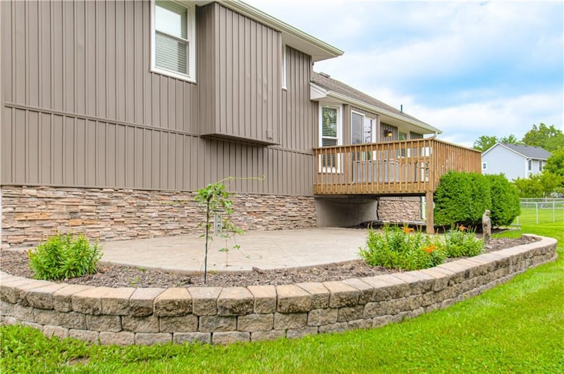 605 Meadow Ct, Raymore, MO 64083