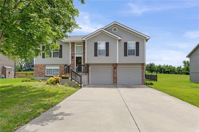 6819 113th Ter, Kansas City, MO 64156
