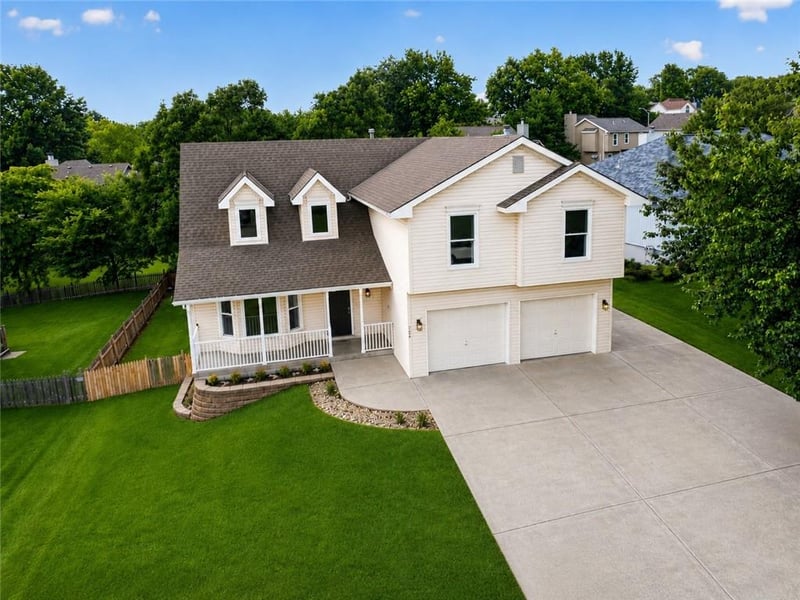 724 Plum Rose Dr, Liberty, MO 64068