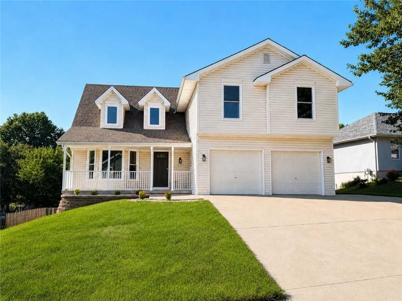 724 Plum Rose Dr, Liberty, MO 64068