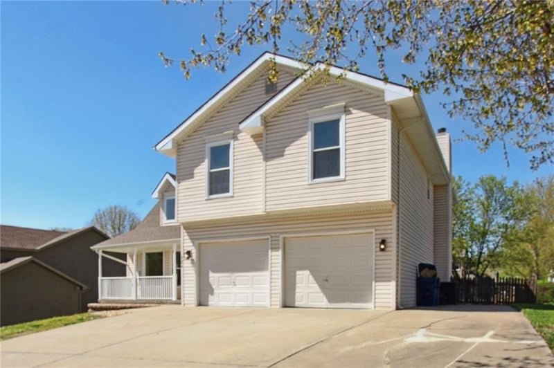 724 Plum Rose Dr, Liberty, MO 64068