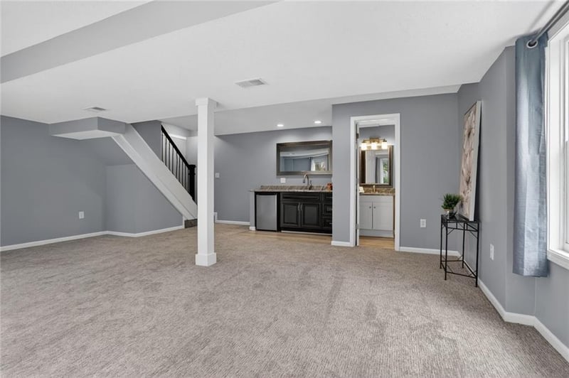 724 Plum Rose Dr, Liberty, MO 64068