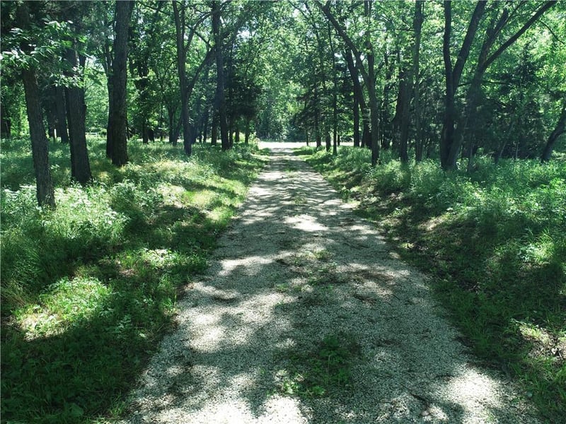 Metcalf Rd, Louisburg, KS 66053