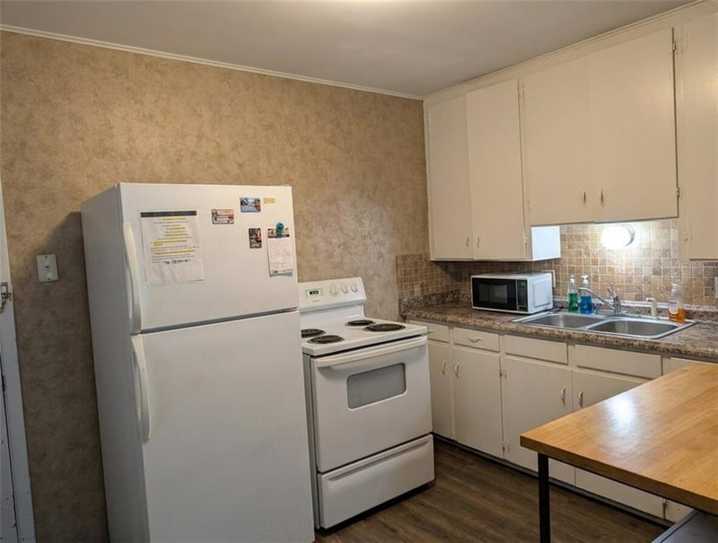 1618 Appleton Ave, Independence, MO 64052