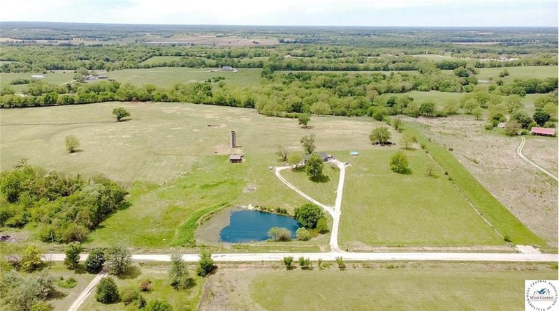 35212 Wagonor Rd, Garden City, MO 64747