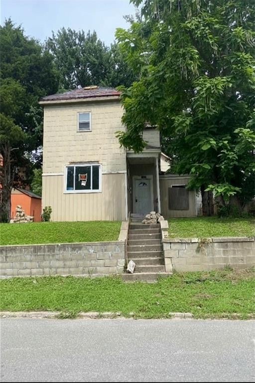 815 13th St, St Joseph, MO 64501