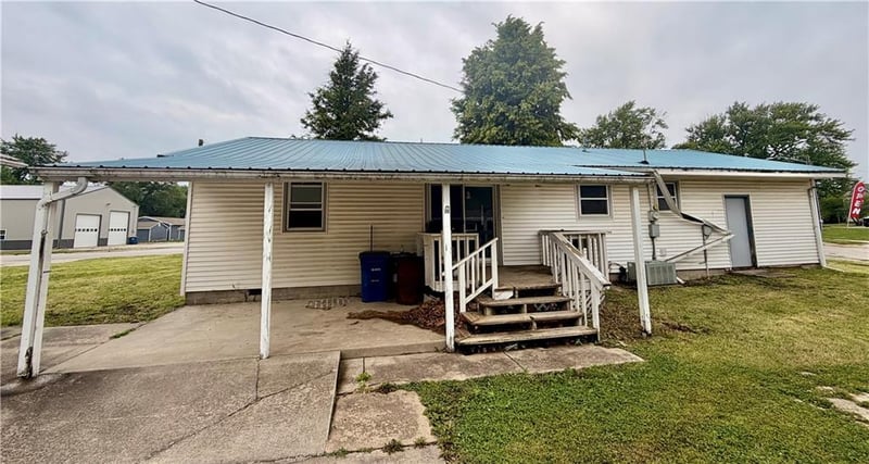 220 22nd St, Unionville, MO 63565