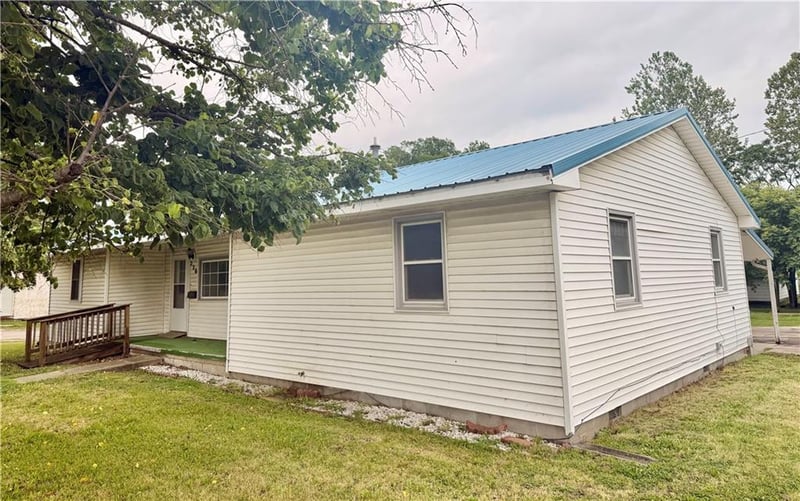 220 22nd St, Unionville, MO 63565