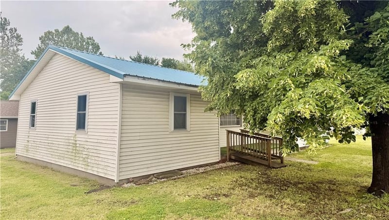220 22nd St, Unionville, MO 63565