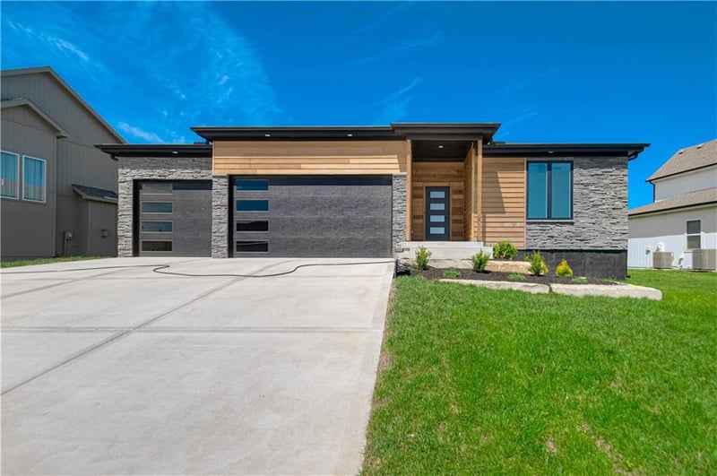 7604 N Gower Ave, Kansas City, MO 64151