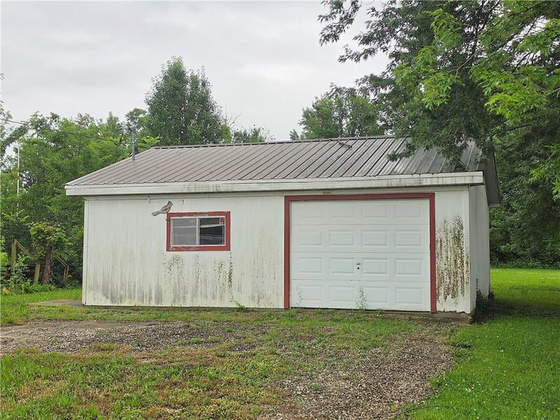 218 Warren Ave, Garnett, KS 66032
