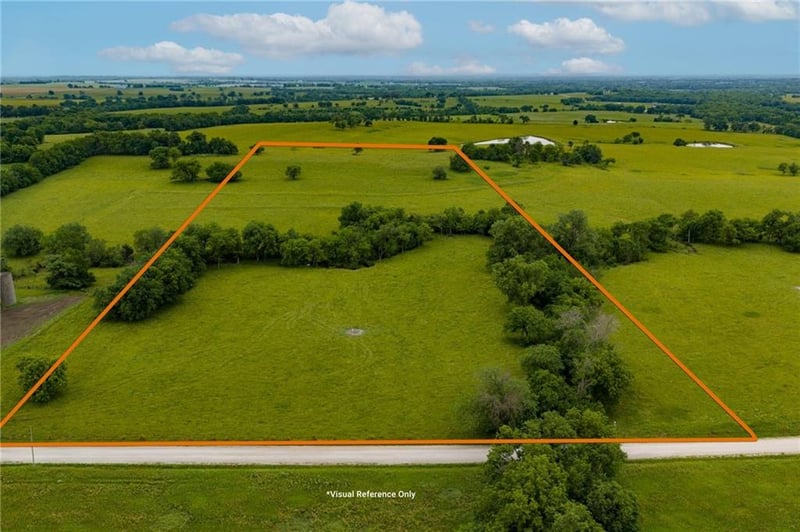 921 100th Rd, Baldwin City, KS 66006