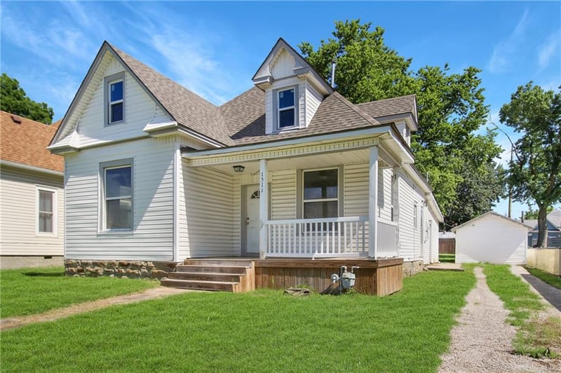 1511 Dirr Ave, Parsons, KS 67357