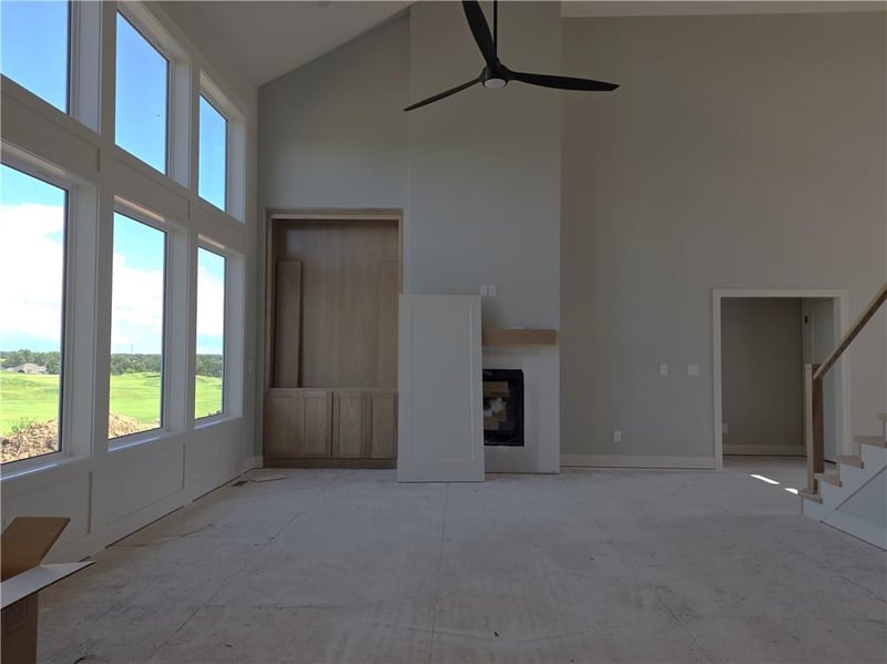 4445 Tee Box Dr, Basehor, KS 66007