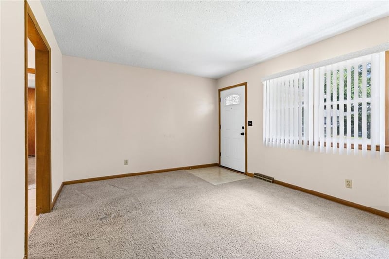 4826 Stearns Ln, Shawnee, KS 66203