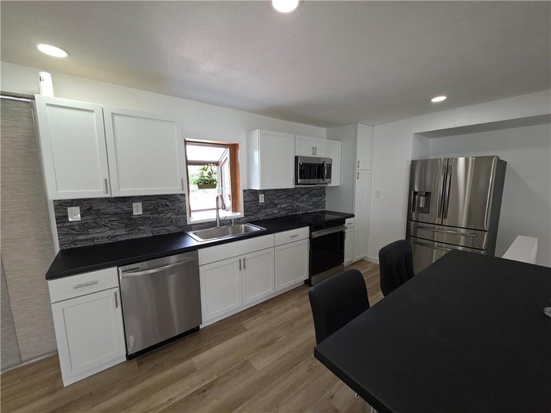 1704 State Route 291 Hw, Independence, MO 64057