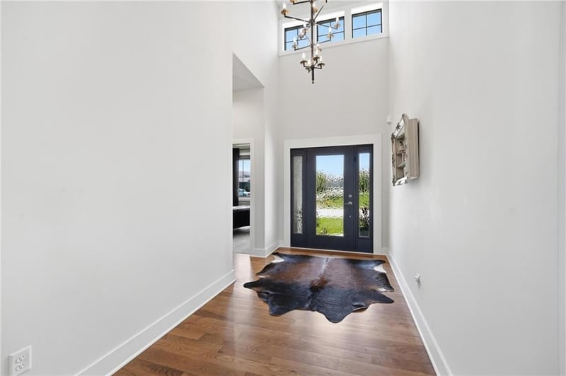 4261 Lakeshore Dr, Basehor, KS 66007