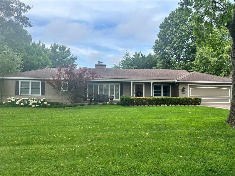 5926 Howe Dr, Fairway, KS 66205