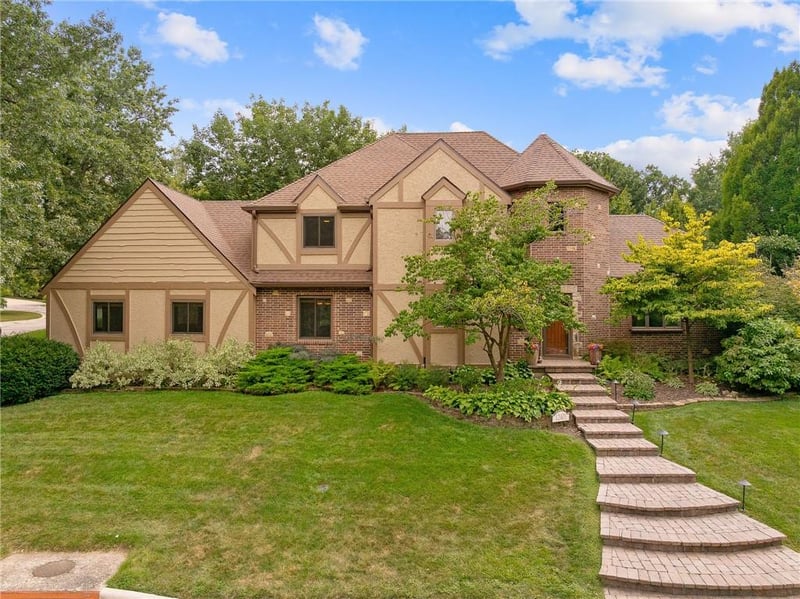 12401 W 110th Ter, Overland Park, KS 66210