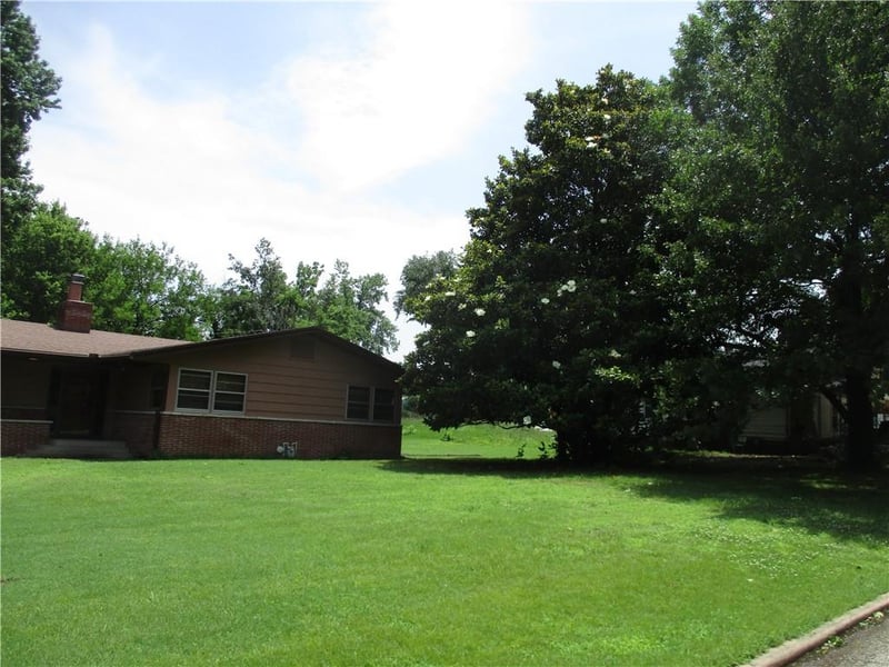 1816 Cherokee Ave, Baxter Springs, KS 66713